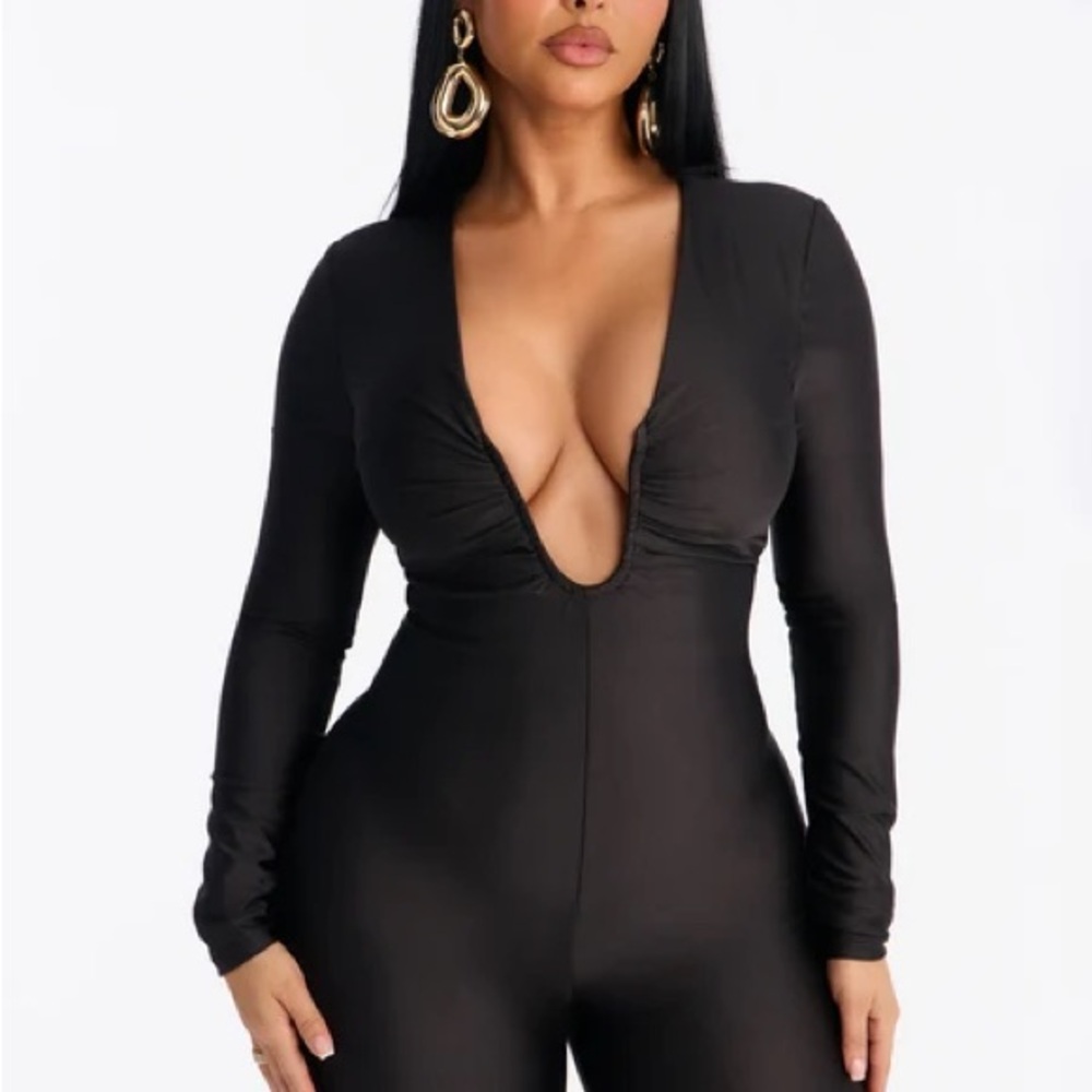 Deep V Long Sleeve Women’s Top - Black